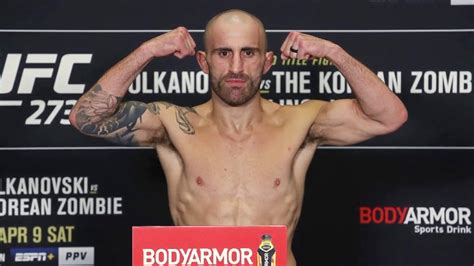 Alexander Volkanovski Weigh-In