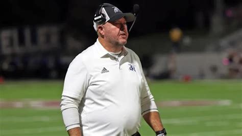 Byron Coach