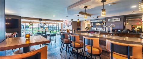 Doubletree by Hilton McLean Tysons Corner Restaurant