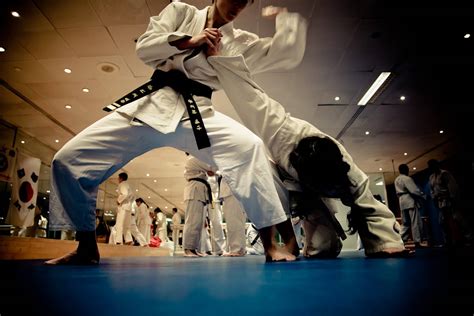 Hapkido Hee Il Cho demonstrating a wrist lock