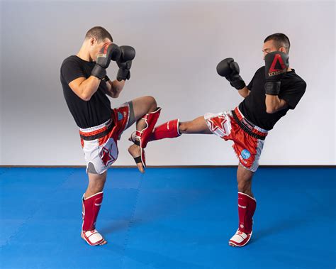 Kickboxing low kick
