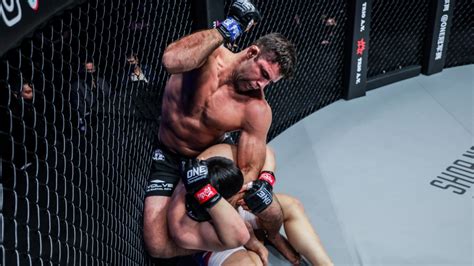 MMA grappling