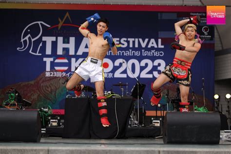 Muay Thai demonstration of self-defense