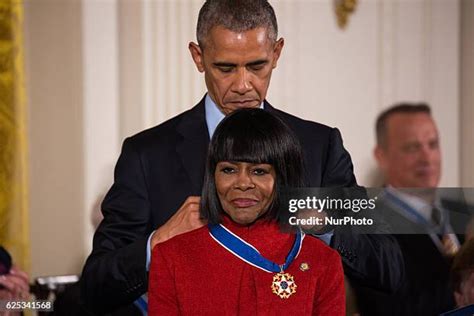 President Obama awards Cicely Tyson the Medal of Freedom