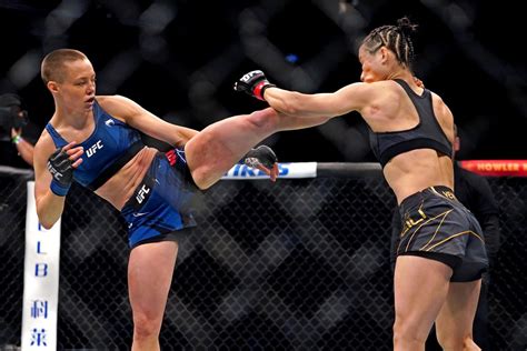 Rose Namajunas kicks Zhang Weili