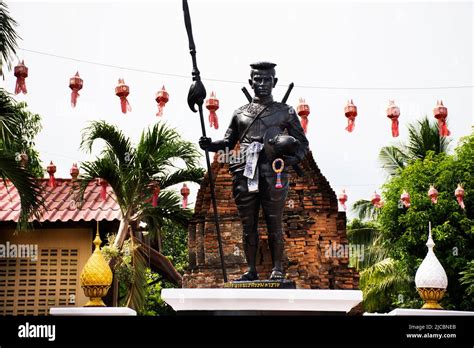 Statue of King Naresuan the Great