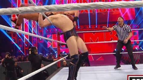 WWE Divas Wardrobe Malfunction